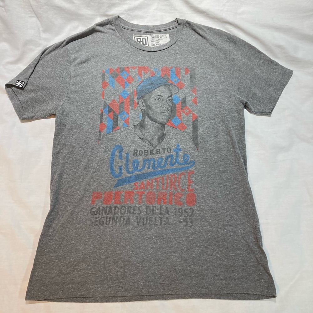 Roots of Fight Roberto Clemente T-shirt, Men’s size medium, made in the USA!